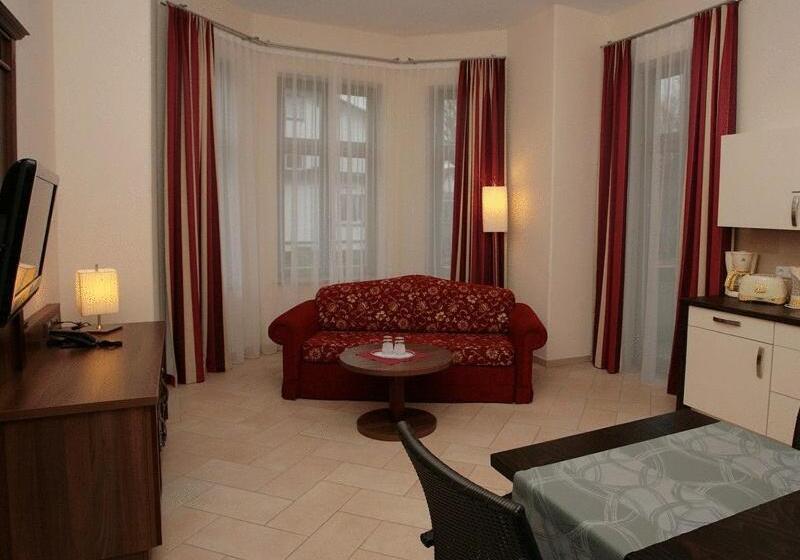Family Suite, Wald