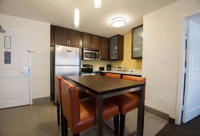 스탠다드 스튜디오, Residence Inn By Marriott Omaha West