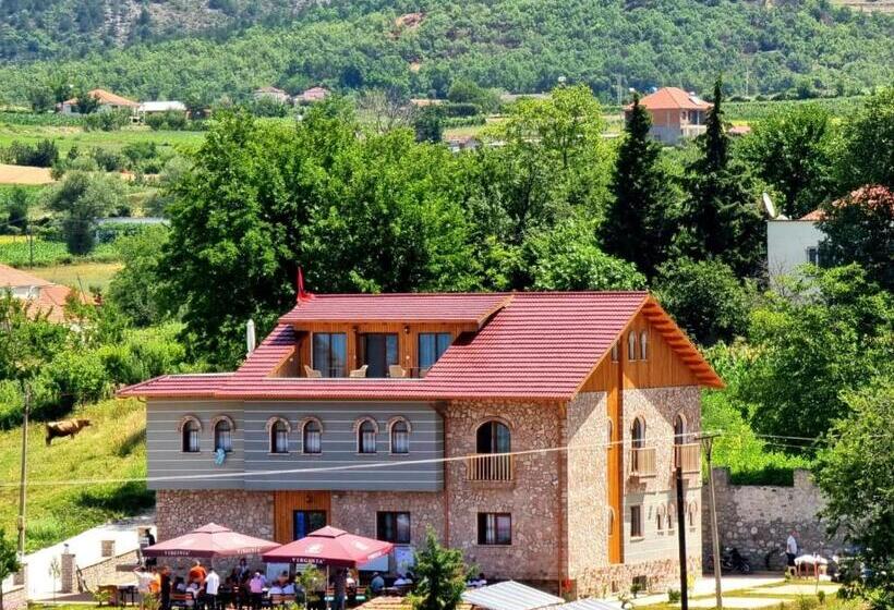 Номер Стандарт Вид на Сад, Bujtina Celiku