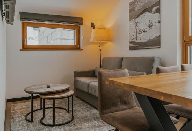 Люкс 3 Спальни, Alpinresortmontafon Garni