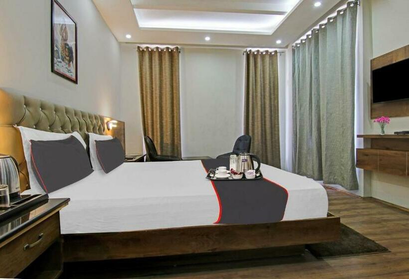 Трехместный Номер Классика, Fabhotel Outhills