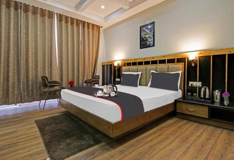 Трехместный Номер Deluxe, Fabhotel Outhills