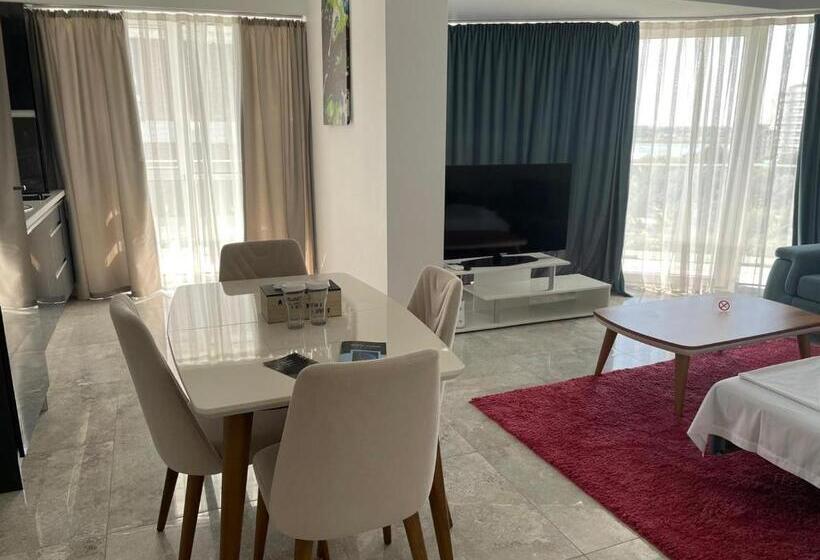 آپارتمان 1 خوابه با چشم‌انداز دریا, White Tower Apartament Privat Mamaia 504