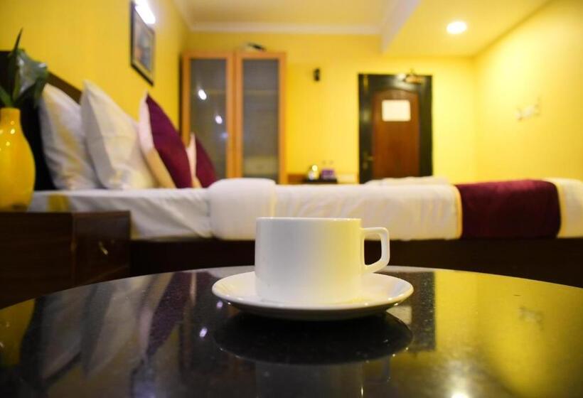 豪华房间, Nakshatree Hotels, Maruthi Residency  Mogappair