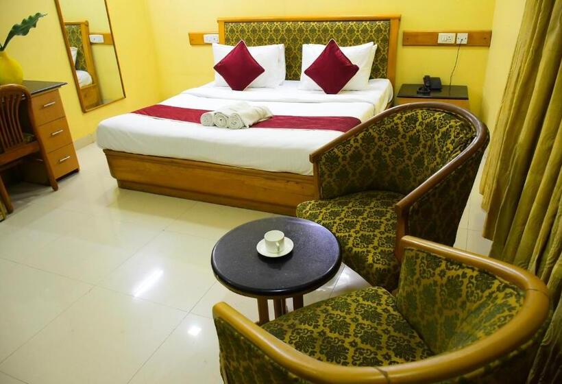 豪华房间, Nakshatree Hotels, Maruthi Residency  Mogappair