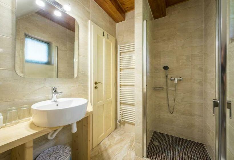 Люкс Кровать Кинг, Vinařství Vrátil   Penzion