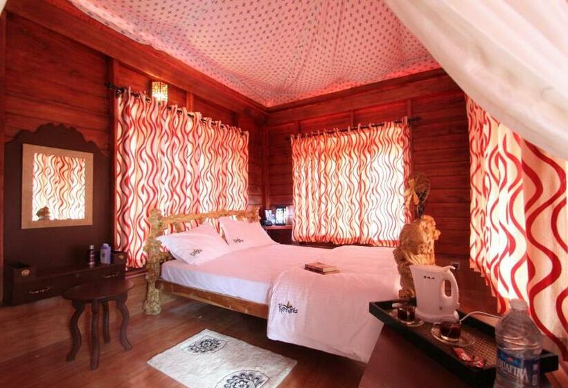 Family Suite, Pugmarks Jungle Lodge