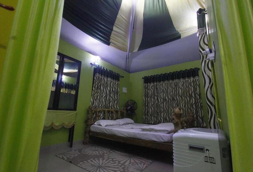 Семейный Номер, Pugmarks Jungle Lodge