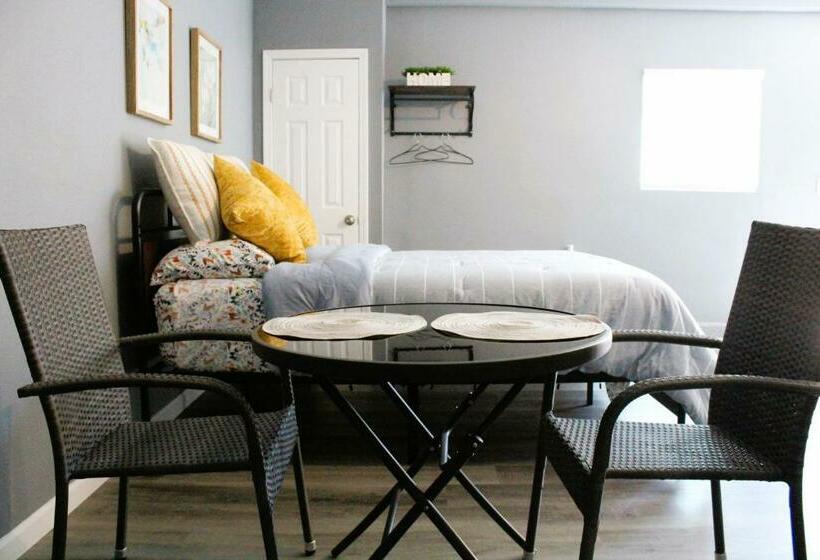 스탠다드 룸, Spacious Studio With Private Entry