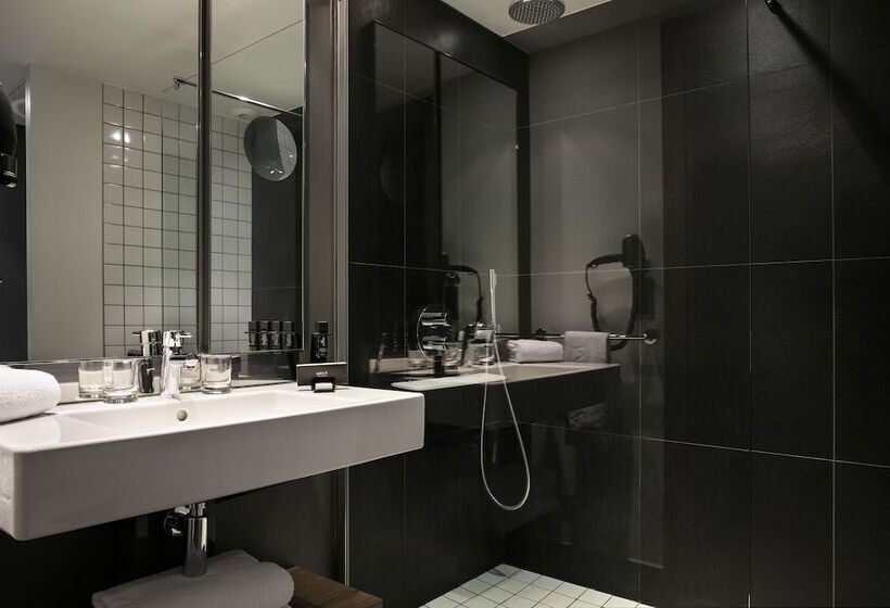 Номер Премиум, Melia Paris La Defense