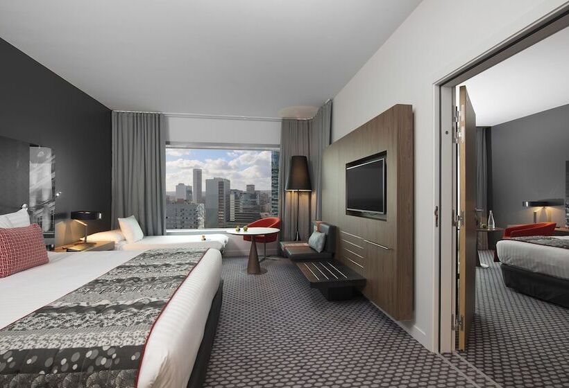 Family Connecting Room, Melia Paris La Defense