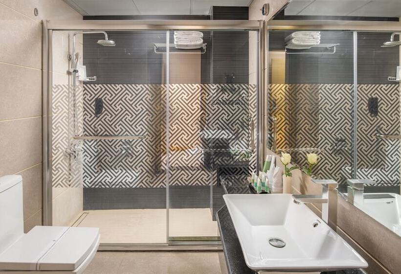 Quarto Quadruple Executivo, Elaf Al Taqwa
