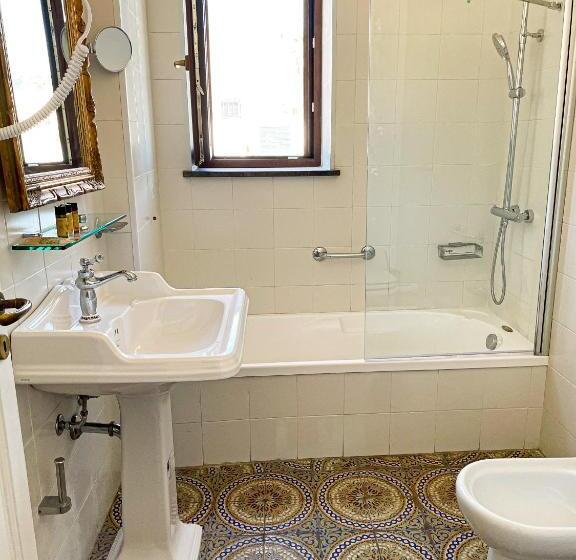 اتاق استاندارد با بالکن, B&b Faraglione