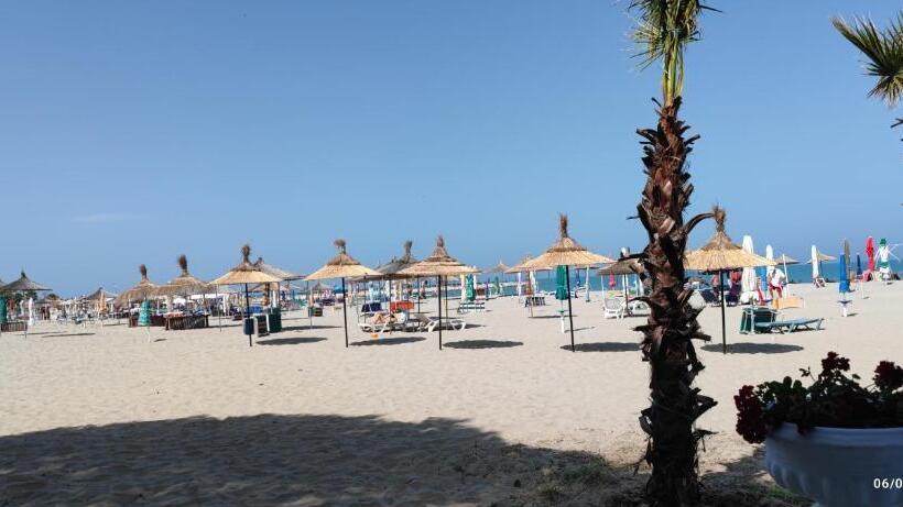 Apartamento 2 Dormitórios, Residence La Pineta