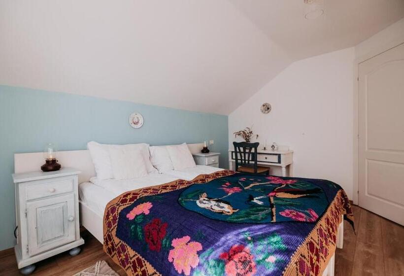Апартаменты 1 Спальня с Видом, Casa De Sub Munte