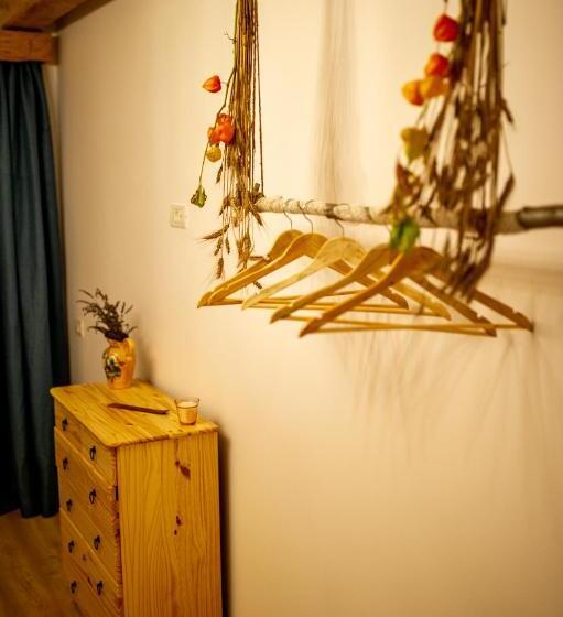 Номер Стандарт, Casa De Sub Munte