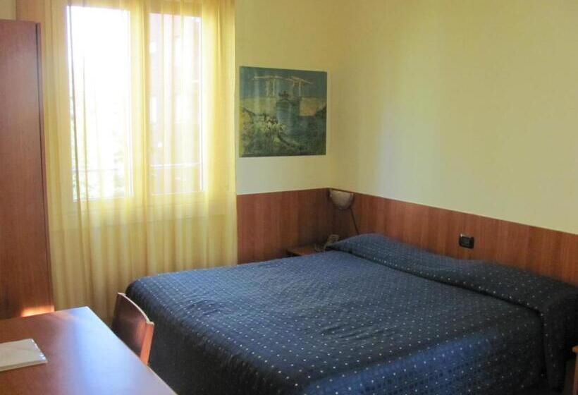 اتاق استاندارد سه نفره, Albergo Hotel Giardino