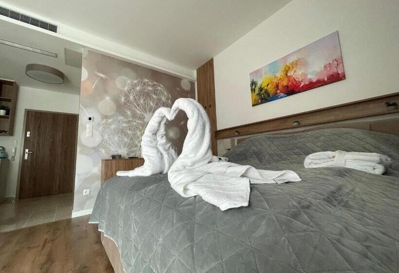 Апартаменты 1 Спальня с Террасой, Great Time Apartman