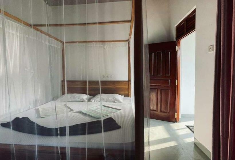 Номер Economy, Kiara Sands Hotel Mirissa
