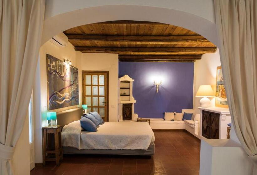 سوییت لوکس, Palmasera Charming Suites