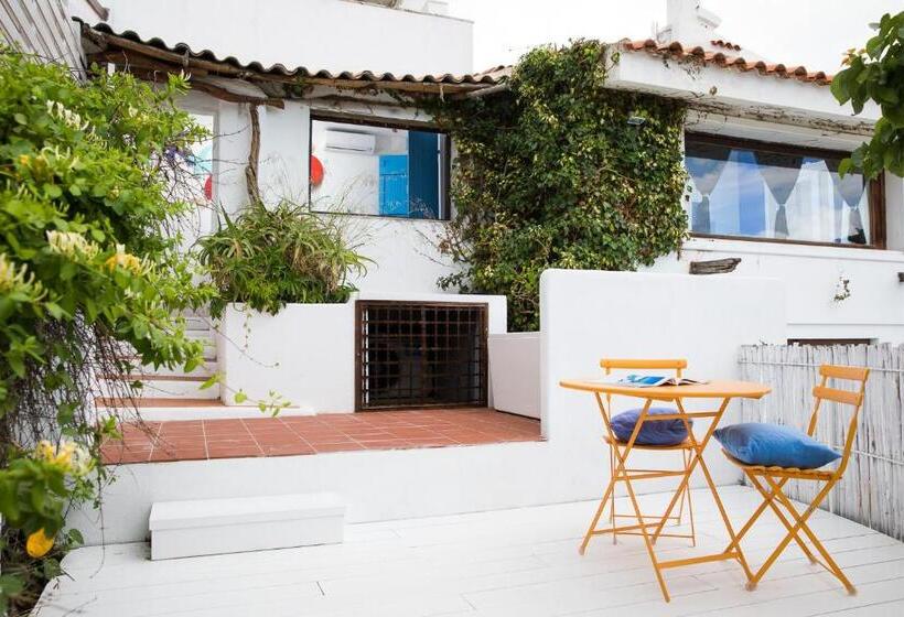 سوییت لوکس, Palmasera Charming Suites