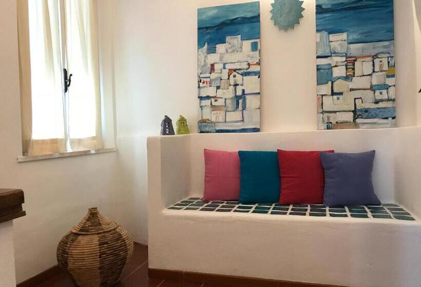 سوییت با چشم‌انداز دریا, Palmasera Charming Suites