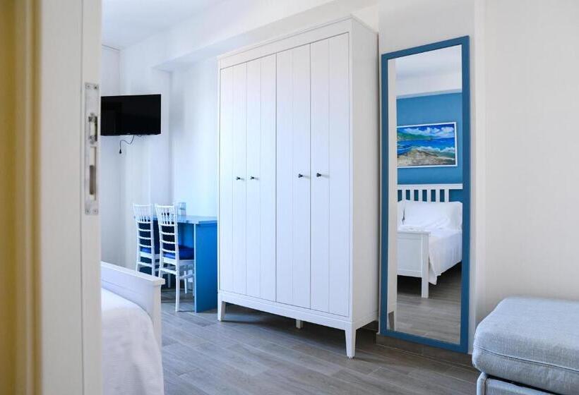 Номер Deluxe Вид на Море с Балконом, Signora Tita B&b Chianalea   Scilla