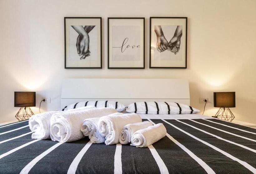 اتاق لوکس, Alexander B&b