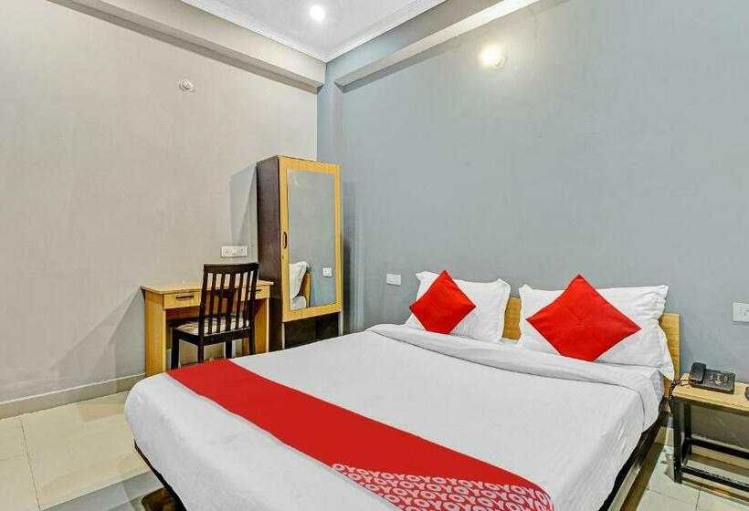 חדר קלאסי לשלושה, Oyo Flagship 84950 Orphic Inn