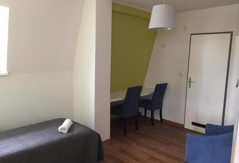 Апартаменты 1 Спальня с Видом, Hostel Marmota