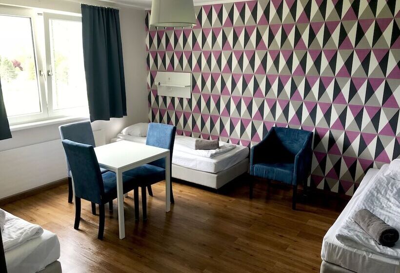 Номер Стандарт Трехместный, Hostel Marmota