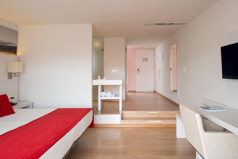 Полулюкс, Aequora Lanzarote Suites