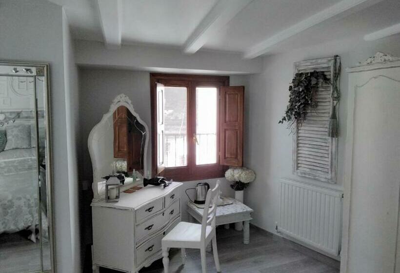 Номер Стандарт, Casa Blanca