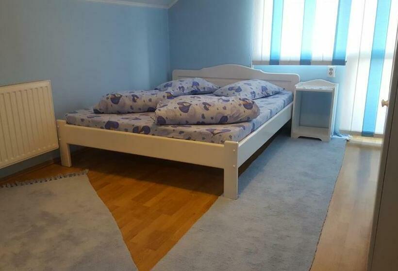 Номер Стандарт, Szandi Panzió