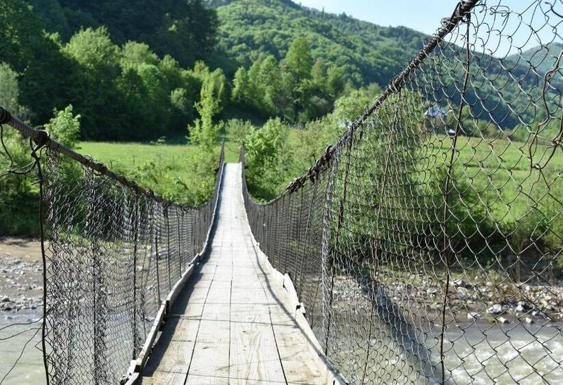 Номер Стандарт Трехместный, готель довбуш