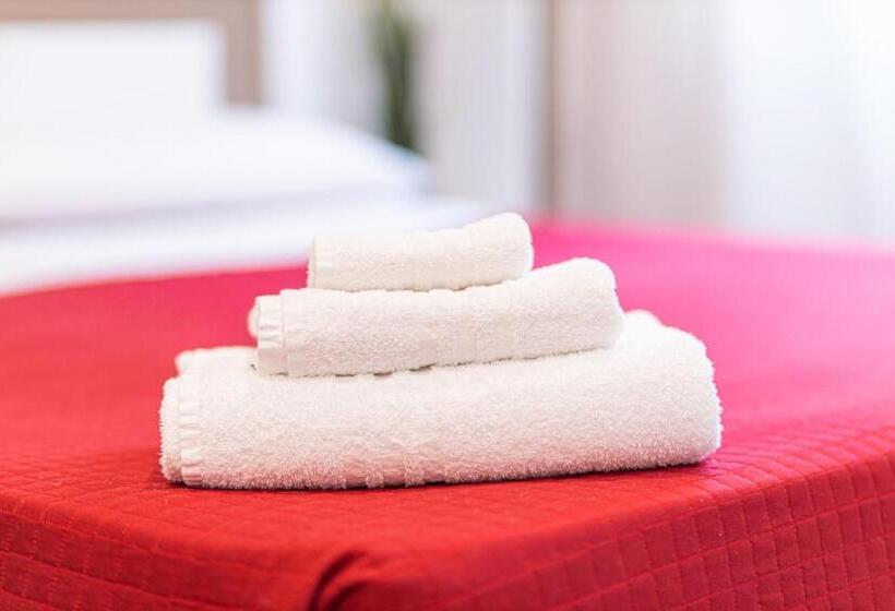 Четырехместный Номер Стандарт, Suebi Rooms