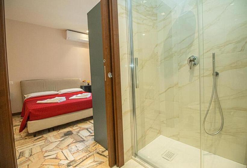 Четырехместный Номер Стандарт, Suebi Rooms