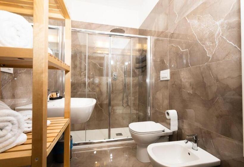 Четырехместный Номер Deluxe, Suebi Rooms