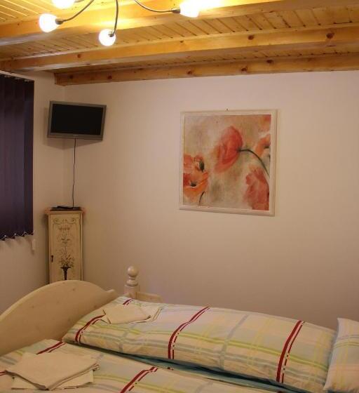 Номер Deluxe, Pensiunea Casa Noastra
