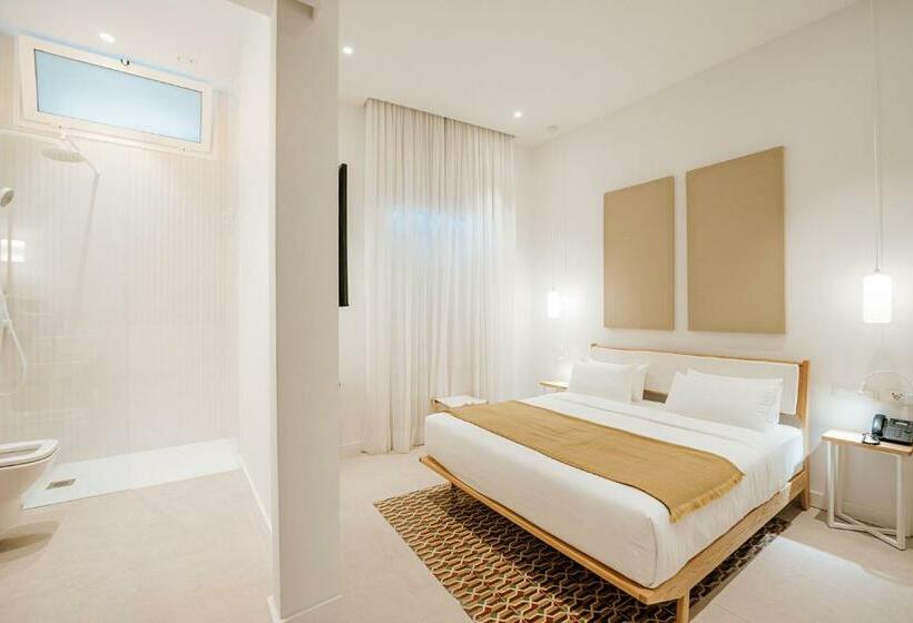 Номер Стандарт, Emblemático F24 Only Adults B&b