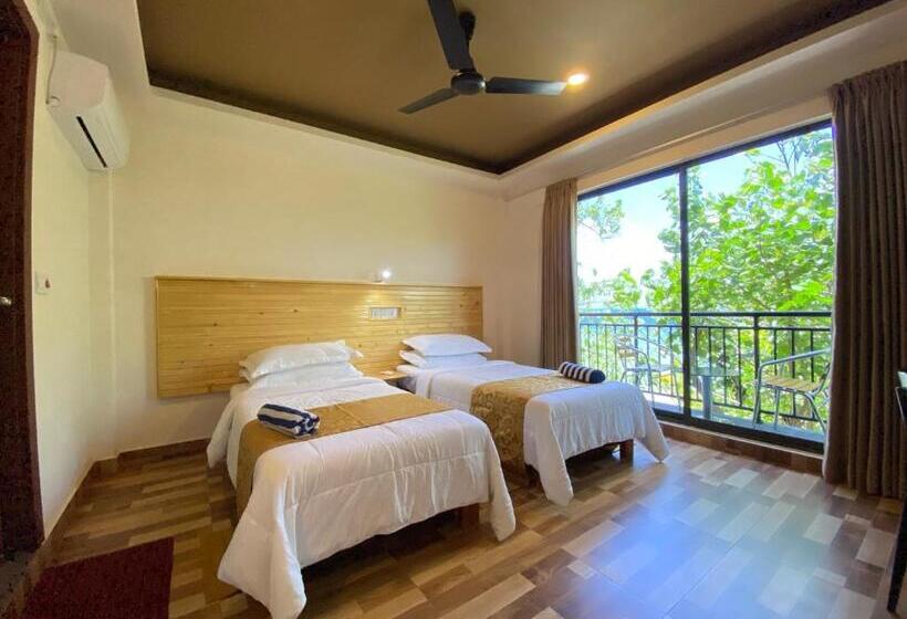 اتاق لوکس با چشم‌انداز دریا, Paguro Seaview