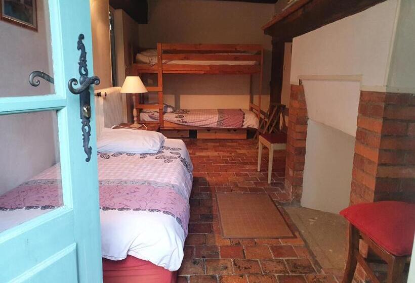 Family Suite, Ferme équestre & Chambres D Hôtes Gateau Stables Proche Guédelon