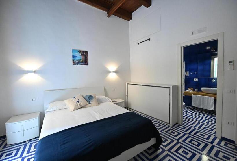 اتاق استاندارد سه تخته با بالکن, La Memolina B&b