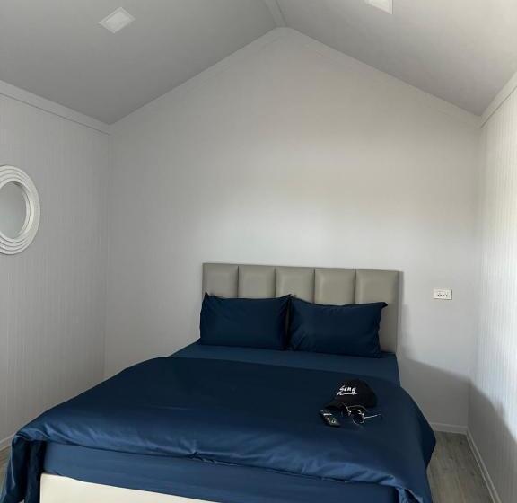 Economy Triple Room, Chics Resort ชิคส์รีสอร์ท