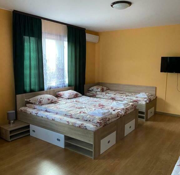 اتاق استاندارد چهار تخته, Vesi S Rooms