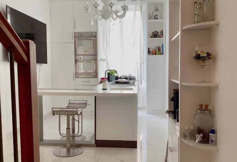 اتاق لوکس, Tang Home Bordeaux Hyper Centre