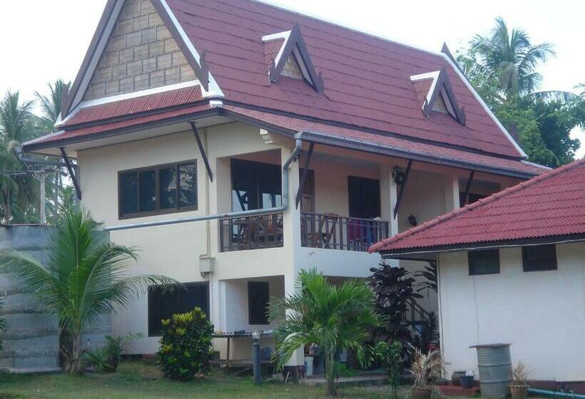 דירת חדר, Niracha Chaweng House