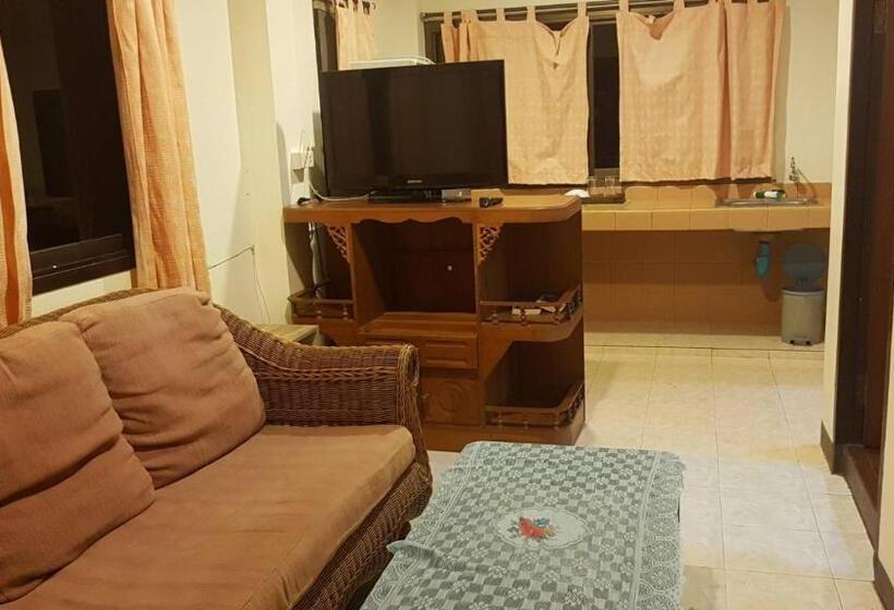 בקתה סטנדרטית, Niracha Chaweng House