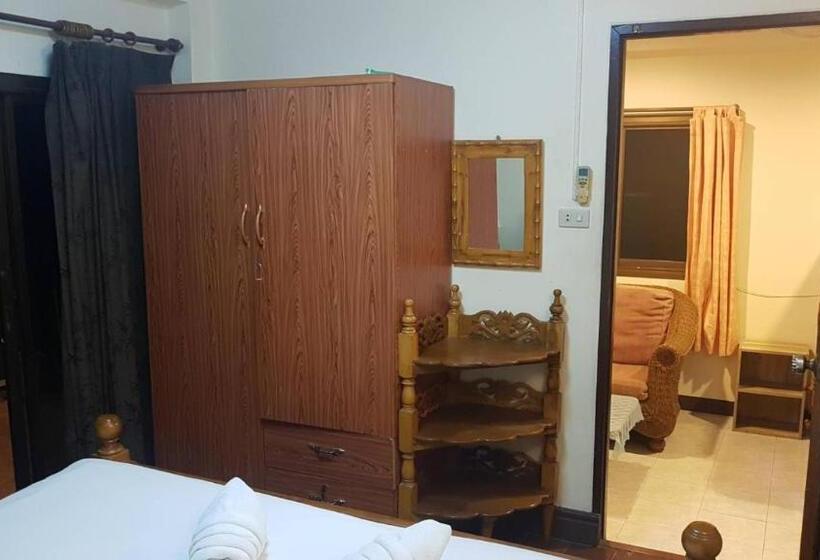 スタンダードバンガロー, Niracha Chaweng House