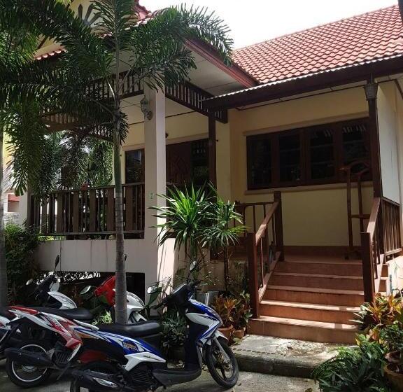 スタンダードバンガロー, Niracha Chaweng House